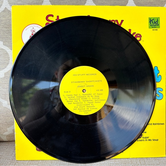 Strawberry Shortcake Sweet Songs LP Vinyl Record Original 1980 Album, KS166 - VG - Picture 5 of 9